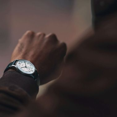 Montre Longines Heritage Classic automatique cadran beige bracelet cuir noir 38,5 mm L2.828.4.73.0