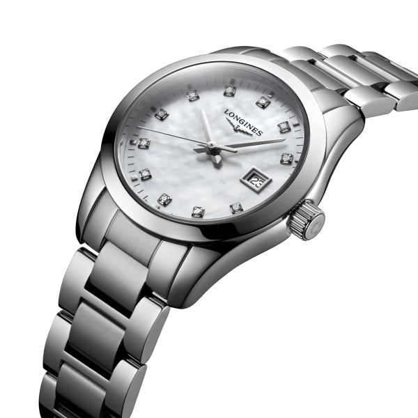 Montre Longines Conquest Classic quartz cadran nacre blanche bracelet acier 29,5 mm L2.286.4.87.6