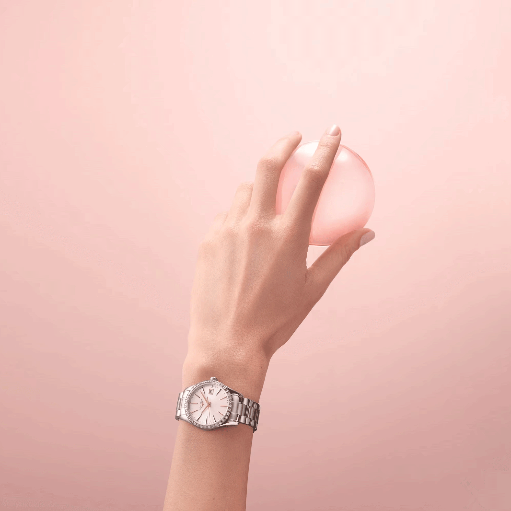 Montre Longines Conquest Classic quartz cadran argenté lunette sertie bracelet acier 29,5 mm L2.286.0.72.6