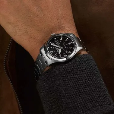 Seiko 5 Midfield "In the Metal" automatic black dial steel bracelet 36 mm