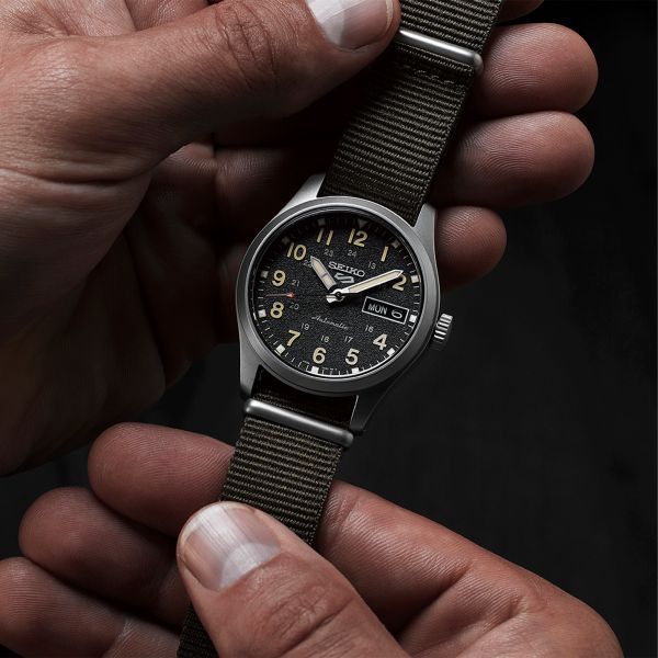 Seiko 5 noir deals