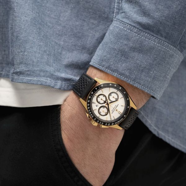 Montre Hamilton Jazzmaster Performer Chronographe PVD automatique cadran blanc bracelet cuir noir 42 mm H36626710