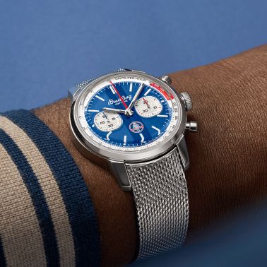 Montre Breitling Top Time B01 Shelby Cobra automatique cadran bleu bracelet acier maille milanaise 41 mm AB01763A1C1A1