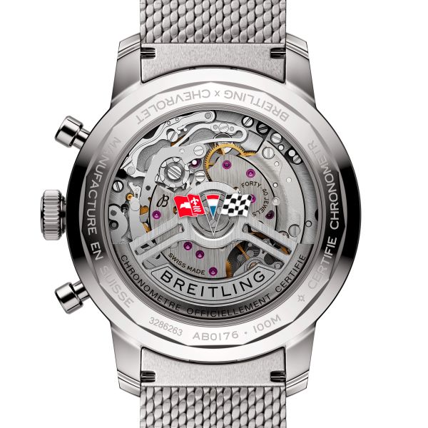 Montre Breitling Top Time B01 Chevrolet Corvette automatique cadran rouge bracelet acier maille milanaise 41 mm AB01761A1K1A1