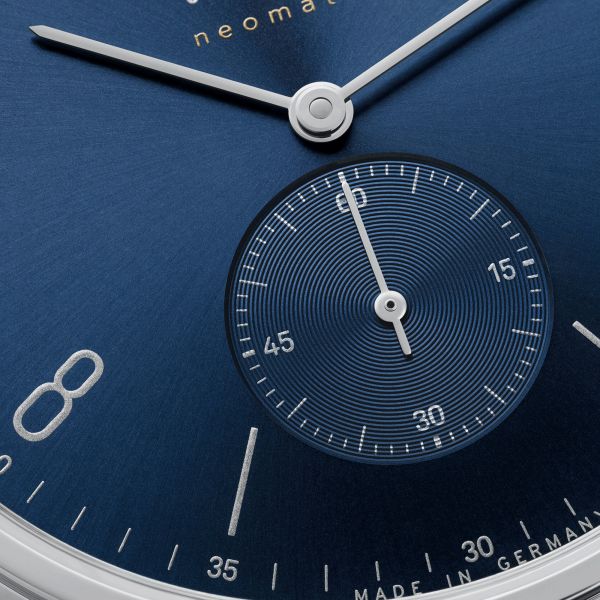 Montre Nomos Tangente Neomatik Or Bleu automatique fond acier cadran galvanisé bleu bracelet cuir noir 38,5 mm 146