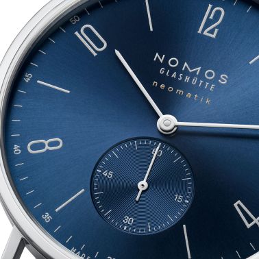 Montre Nomos Tangente Neomatik Or Bleu automatique fond acier cadran galvanisé bleu bracelet cuir noir 38,5 mm 146