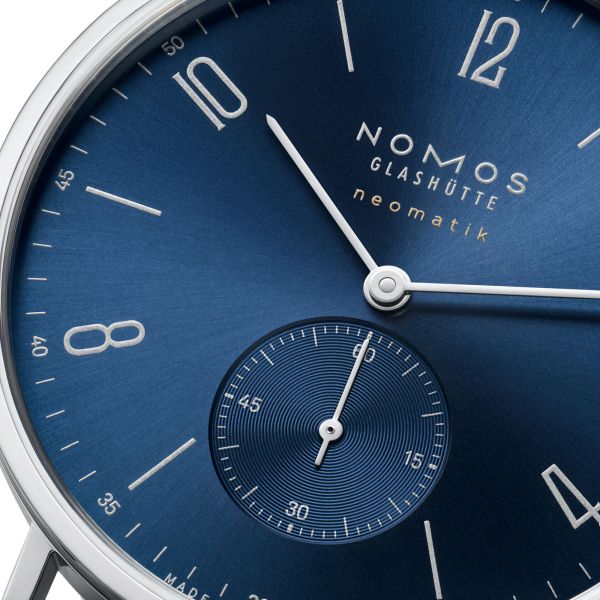 Montre Nomos Tangente Neomatik Or Bleu automatique fond acier cadran galvanisé bleu bracelet cuir noir 38,5 mm 146