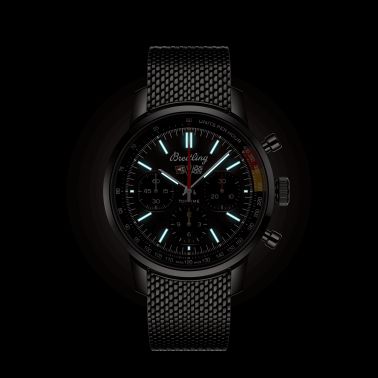 Montre Breitling Top Time B01 Chevrolet Corvette automatique cadran rouge bracelet acier maille milanaise 41 mm AB01761A1K1A1