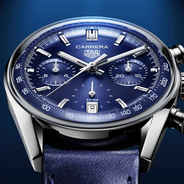 Montre TAG Heuer Carrera Chronograph automatique cadran bleu bracelet cuir bleu 39 mm CBS2212.FC6535