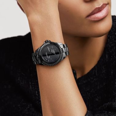 Montre CHANEL J12 Interstellar automatique cadran noir laqué diamants bracelet céramique haute résistance 38 mm