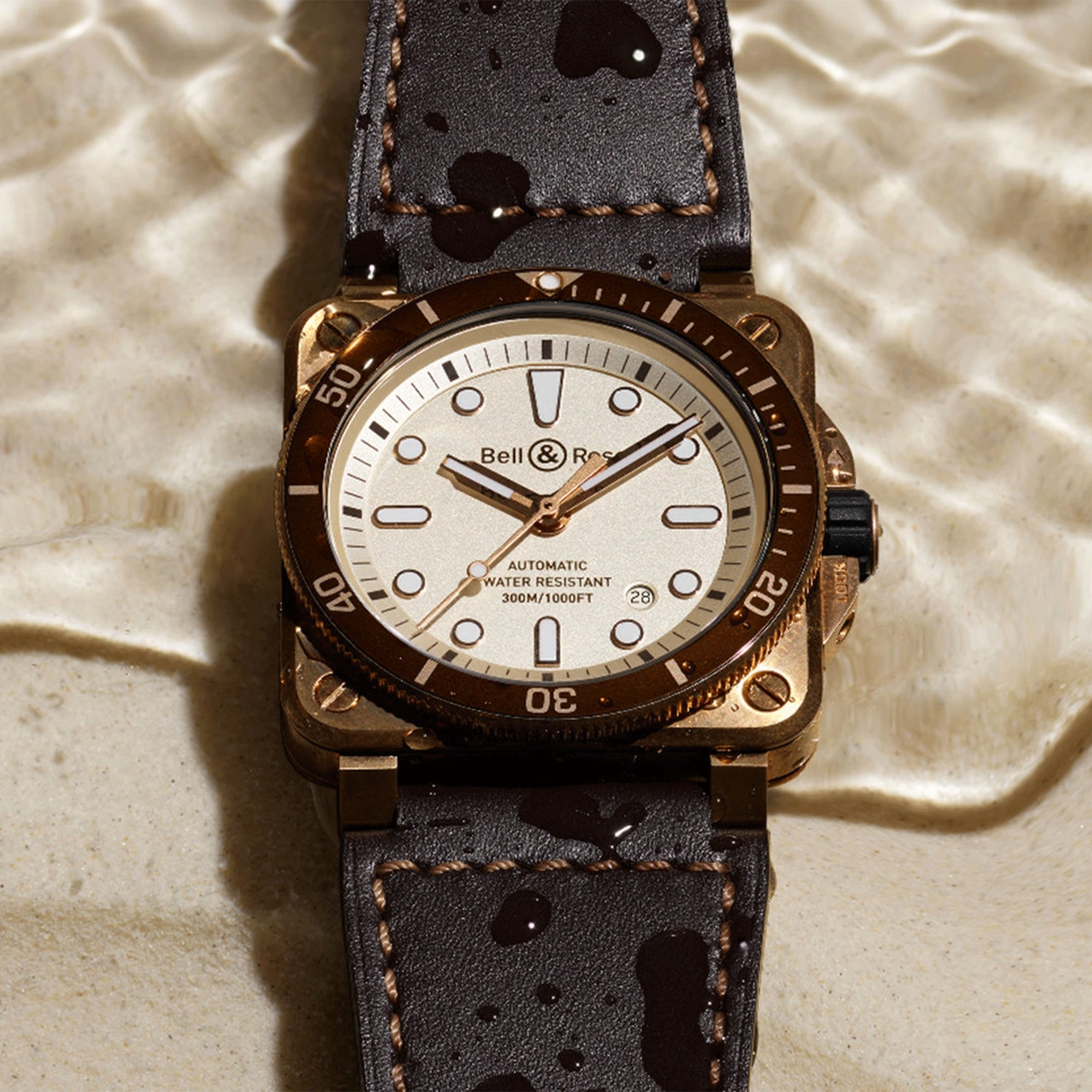 Montre Bell & Ross BR 03-92 Diver White Bronze automatique cadran blanc bracelet cuir 42 mm