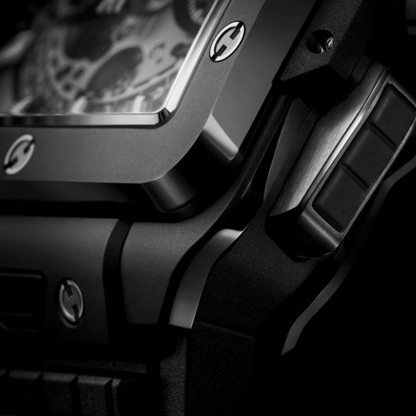 Montre Hublot Square Bang Unico Black Magic automatique cadran squelette bracelet caoutchouc noir 42 mm 821.CI.0170.RX