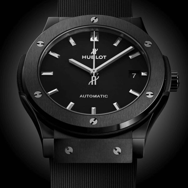 Montre Hublot Classic Fusion Black Magic automatique cadran noir bracelet caoutchouc 45 mm 511.CM.1171.RX