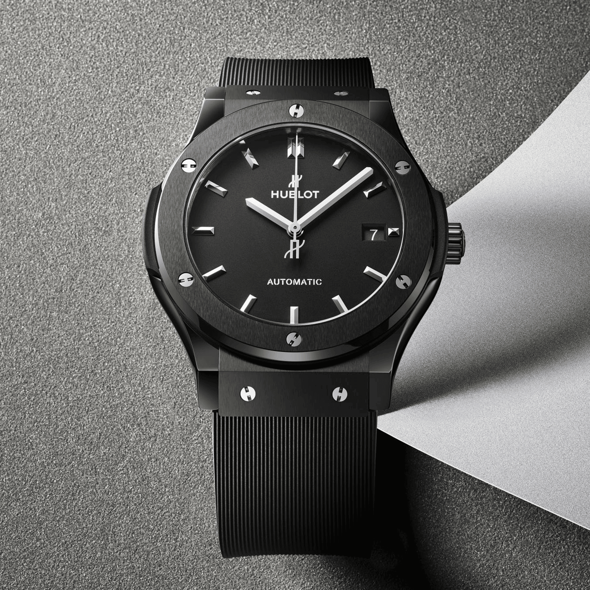 Montre Hublot Classic Fusion Black Magic automatique cadran noir bracelet caoutchouc 45 mm 511.CM.1171.RX