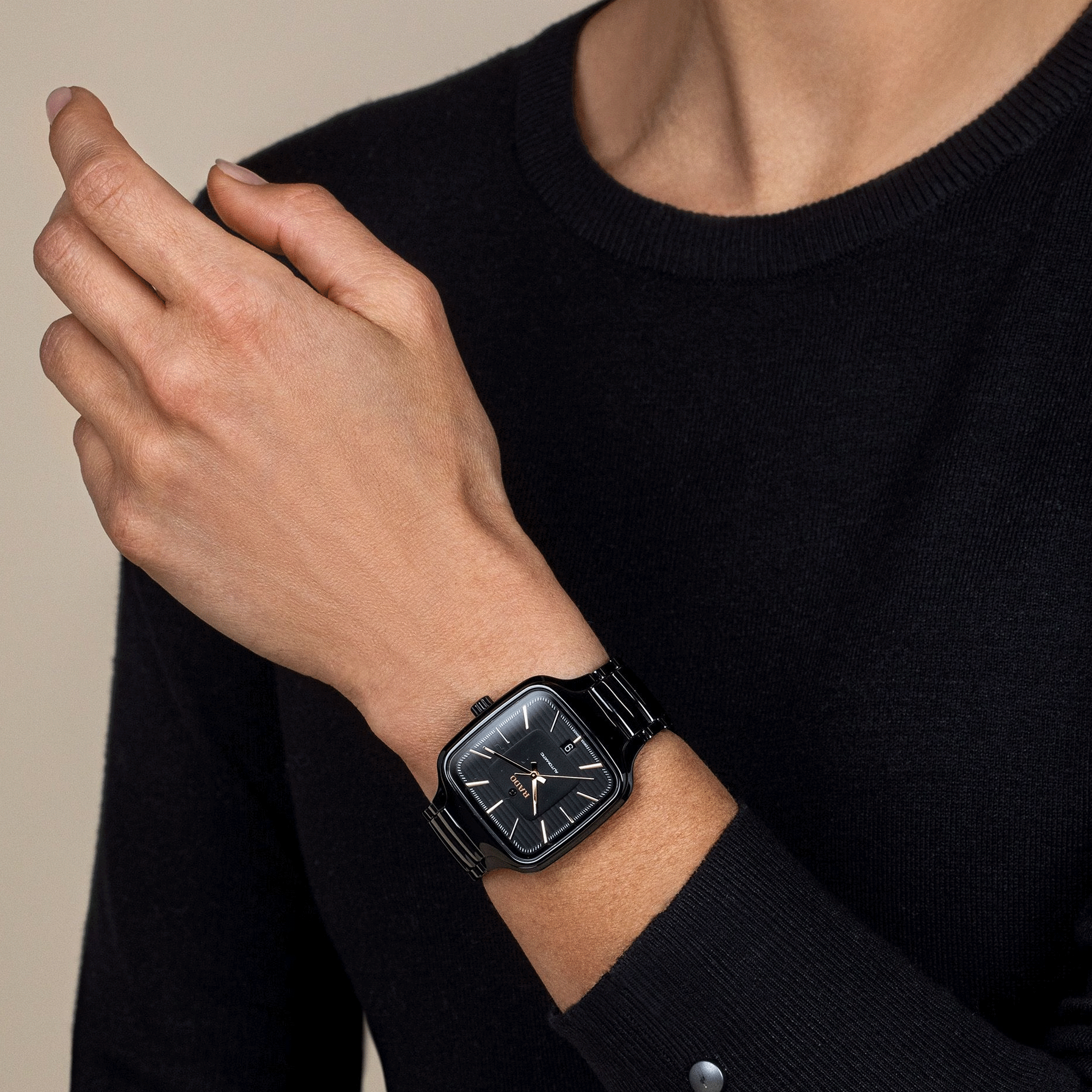 Montre Rado True Square automatique cadran noir bracelet céramique noire 38 mm R27078172