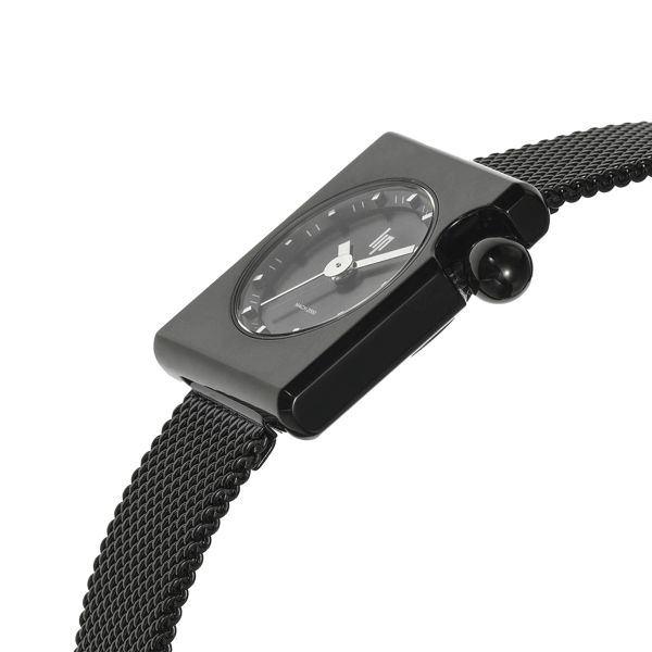 Montre Lip Mach 2000 Mini Square quartz cadran noir bracelet maille milanaise