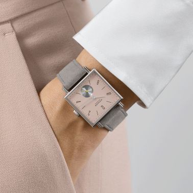 Montre Nomos Tetra Die Kapriziöse mécanique fond acier inoxydable cadran chair bracelet velours gris 29,5 mm 424