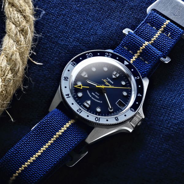 Montre Yema Navygraf Marine Nationale GMT automatique cadran bleu bracelet acier 38,5 mm YNAV23MN-AMS