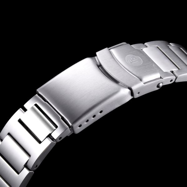 Montre Yema Navygraf Marine Nationale GMT automatique cadran bleu bracelet acier 38,5 mm YNAV23MN-AMS