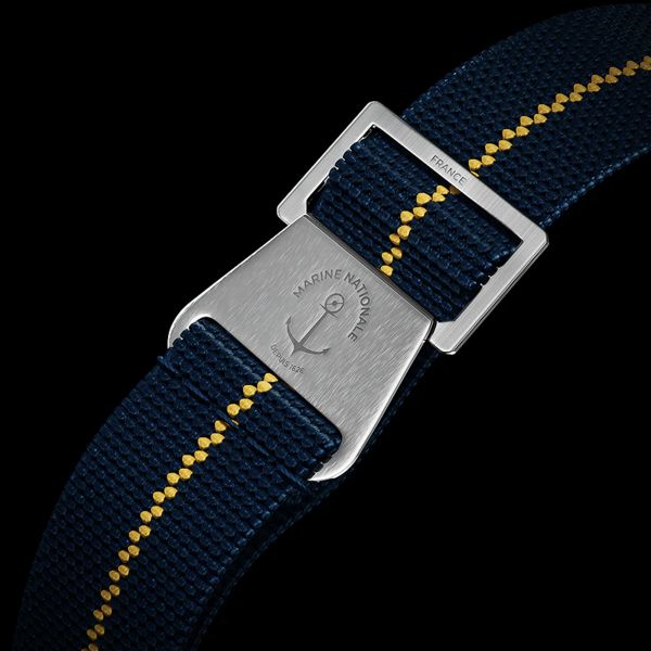 Montre Yema Navygraf Marine Nationale GMT automatique cadran bleu bracelet caoutchouc noir 38,5 mm YNAV23MN-GRBS