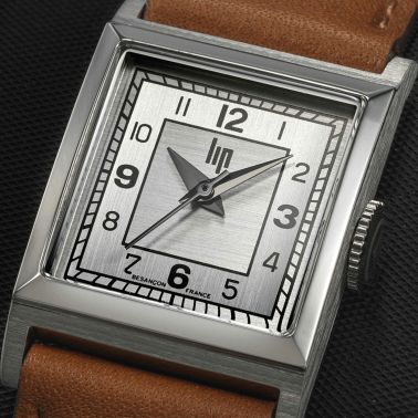 Montre Lip Churchill C18 quartz cadran argenté bracelet cuir marron 21 x 21 mm