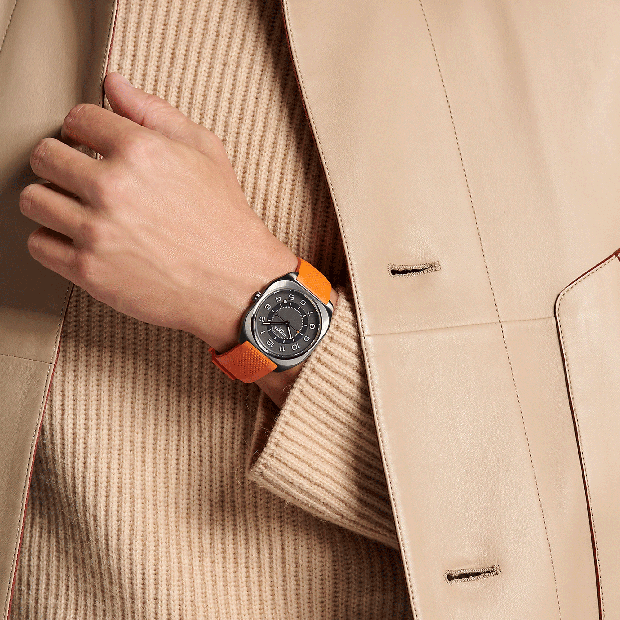 Hermès H08 DLC black automatic Watch dial black rubber strap orange 42 mm W049430WW00