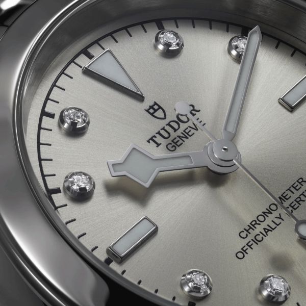 Tudor Black Bay 31 COSC automatic watch with diamond markers light champagne dial steel bracelet 31 mm M79600-0006