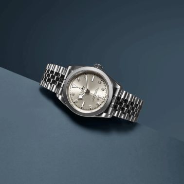 Tudor Black Bay 31 COSC automatic watch with diamond markers light champagne dial steel bracelet 31 mm M79600-0006