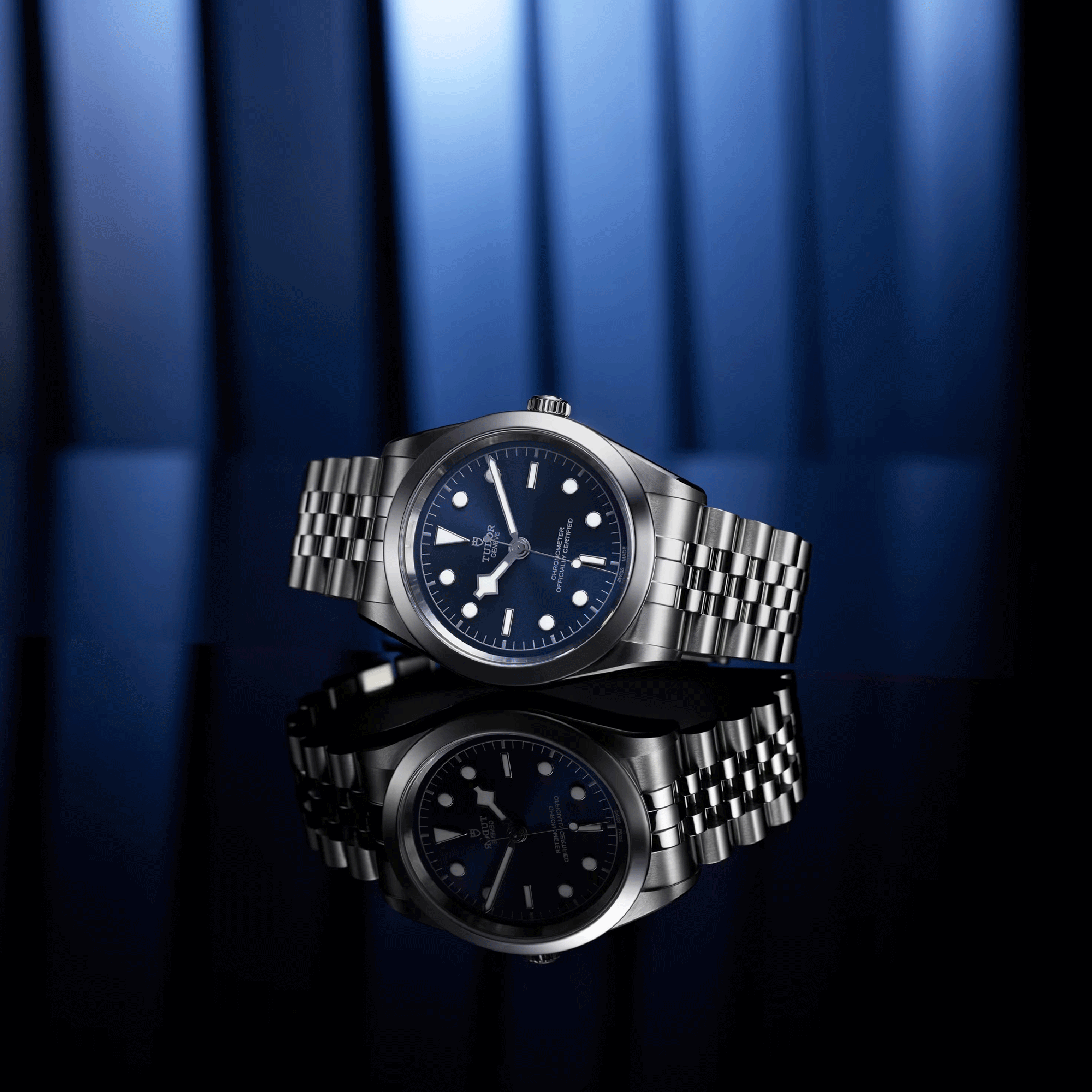 Montre Tudor Black Bay 41 COSC automatique cadran bleu bracelet acier 41 mm M79680-0002