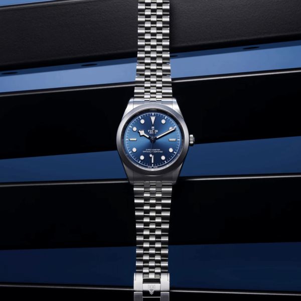 Tudor black 2025 bay 32 blue