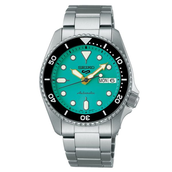 Montre Seiko 5 SKX Sports automatique cadran turquoise bracelet acier 38 mm