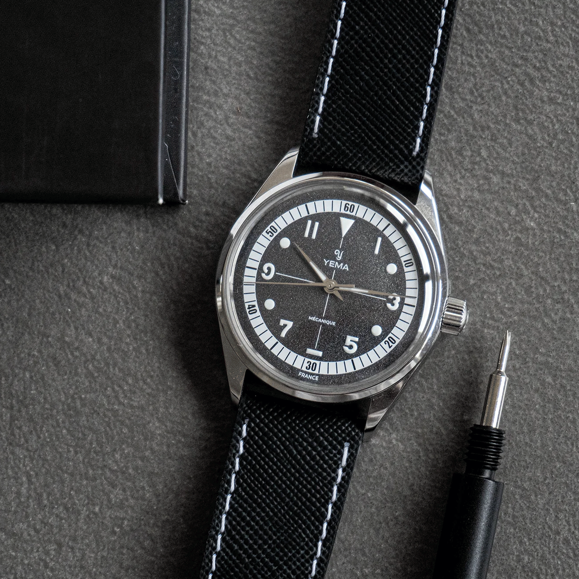 Yema Urban Field mechanical watch black dial steel bracelet 20 cm Bonklip 37,5 mm YFLD23-37-AM3S