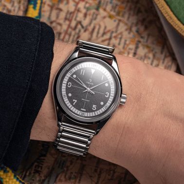 Yema Urban Field mechanical watch black dial steel bracelet 20 cm Bonklip 37,5 mm YFLD23-37-AM3S