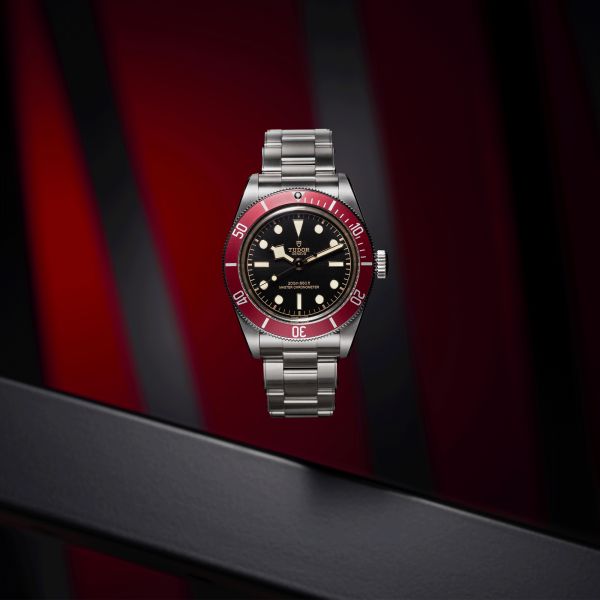 Montre Tudor Black Bay METAS lunette bordeaux automatique cadran noir bracelet acier 3 mailles 41 mm M7941A1A0RU-0001