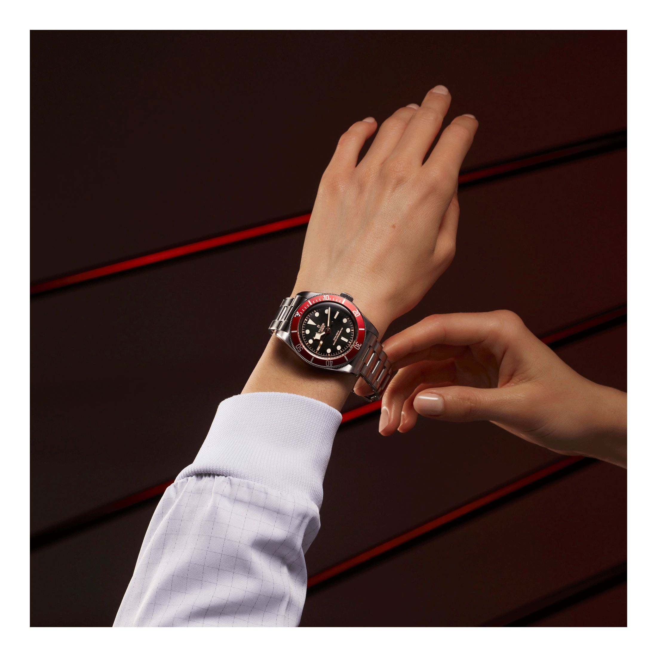 Wrist Tudor Black Bay Red Review Tudor Black Bay METAS Steel Links