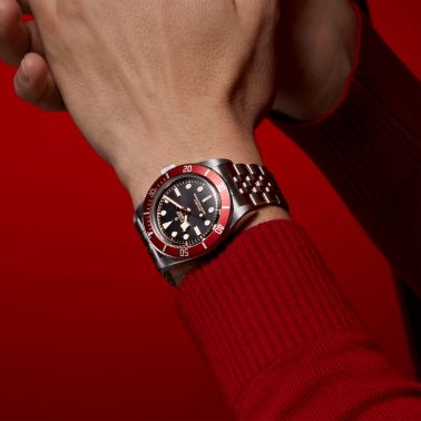 Montre Tudor Black Bay METAS lunette bordeaux automatique cadran noir bracelet acier 5 mailles 41 mm