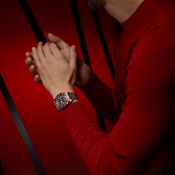 Montre Tudor Black Bay METAS lunette bordeaux automatique cadran noir bracelet acier 5 mailles 41 mm