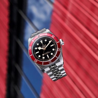 Montre Tudor Black Bay METAS lunette bordeaux automatique cadran noir bracelet acier 5 mailles 41 mm
