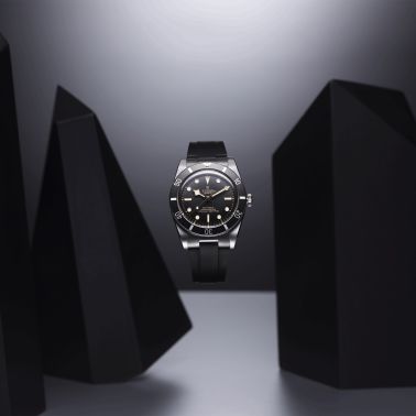 Tudor Black Bay 54 automatic black dial rubber strap 37 mm