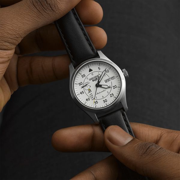 Seiko 5 Sports x Snoopy Parachut SRPK27K1 Lepage
