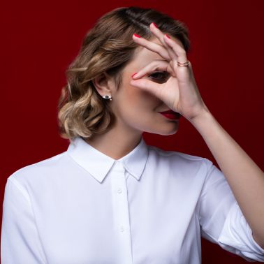 La Brune et La Blonde Regarde-Moi pins in yellow gold and diamond