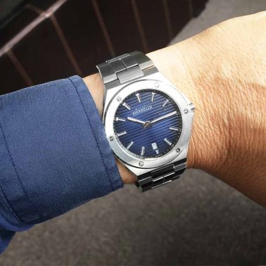Montre Michel Herbelin Cap Camarat quartz cadran bleu bracelet acier 40,50 mm