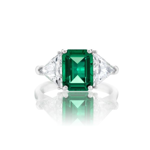 Lepage Cléo ring in platinum, emerald and diamonds