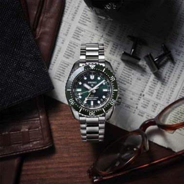 Montre Seiko Prospex Automatique Diver's GMT 1968 "Marine Green" cadran vert bracelet acier 42 mm