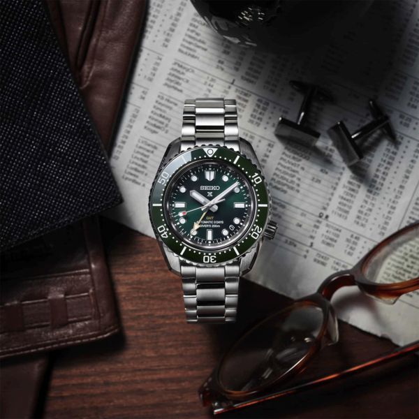 Montre Seiko Prospex Automatique Diver's GMT 1968 "Marine Green" cadran vert bracelet acier 42 mm