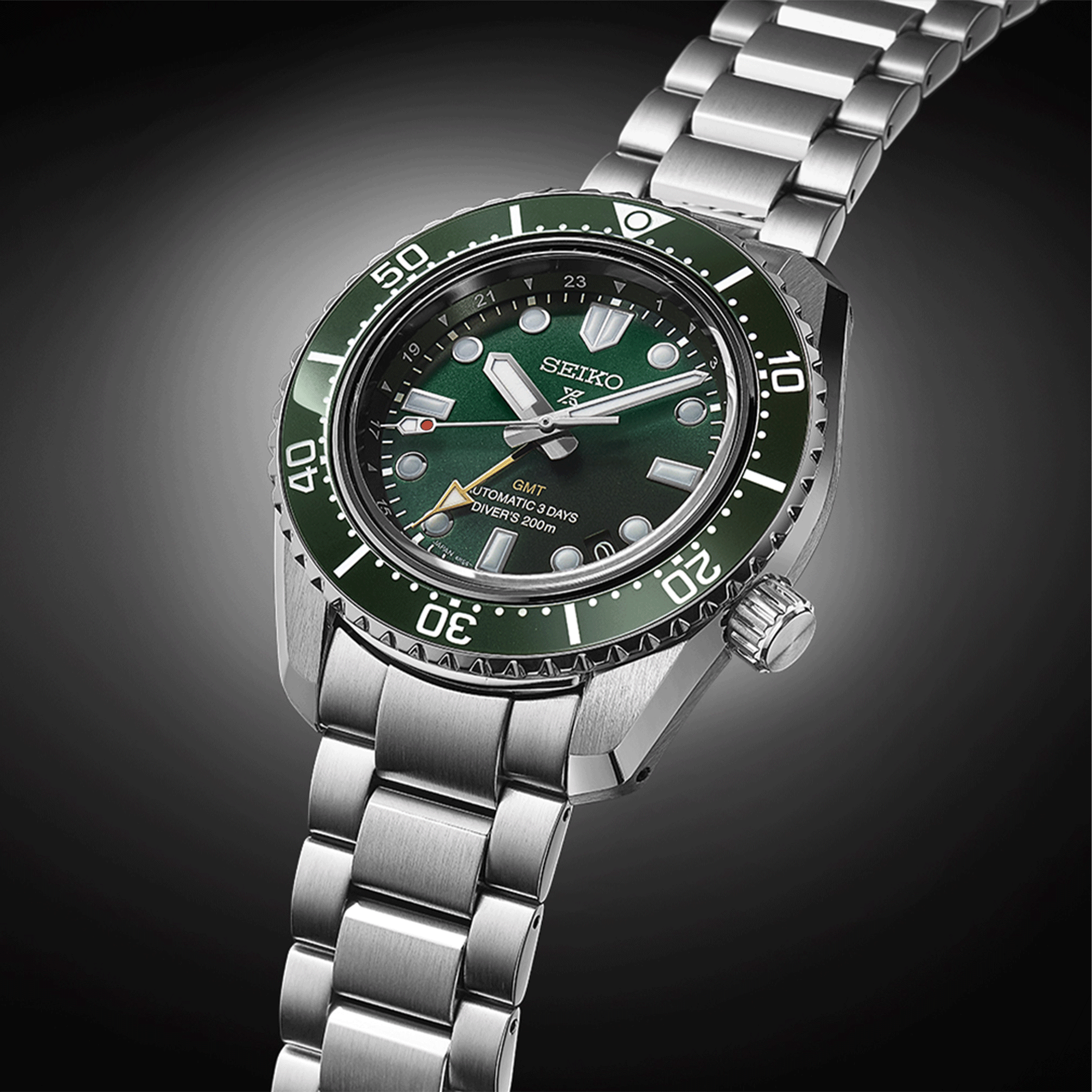 Montre Seiko Prospex Automatique Diver's GMT 1968 "Marine Green" cadran vert bracelet acier 42 mm