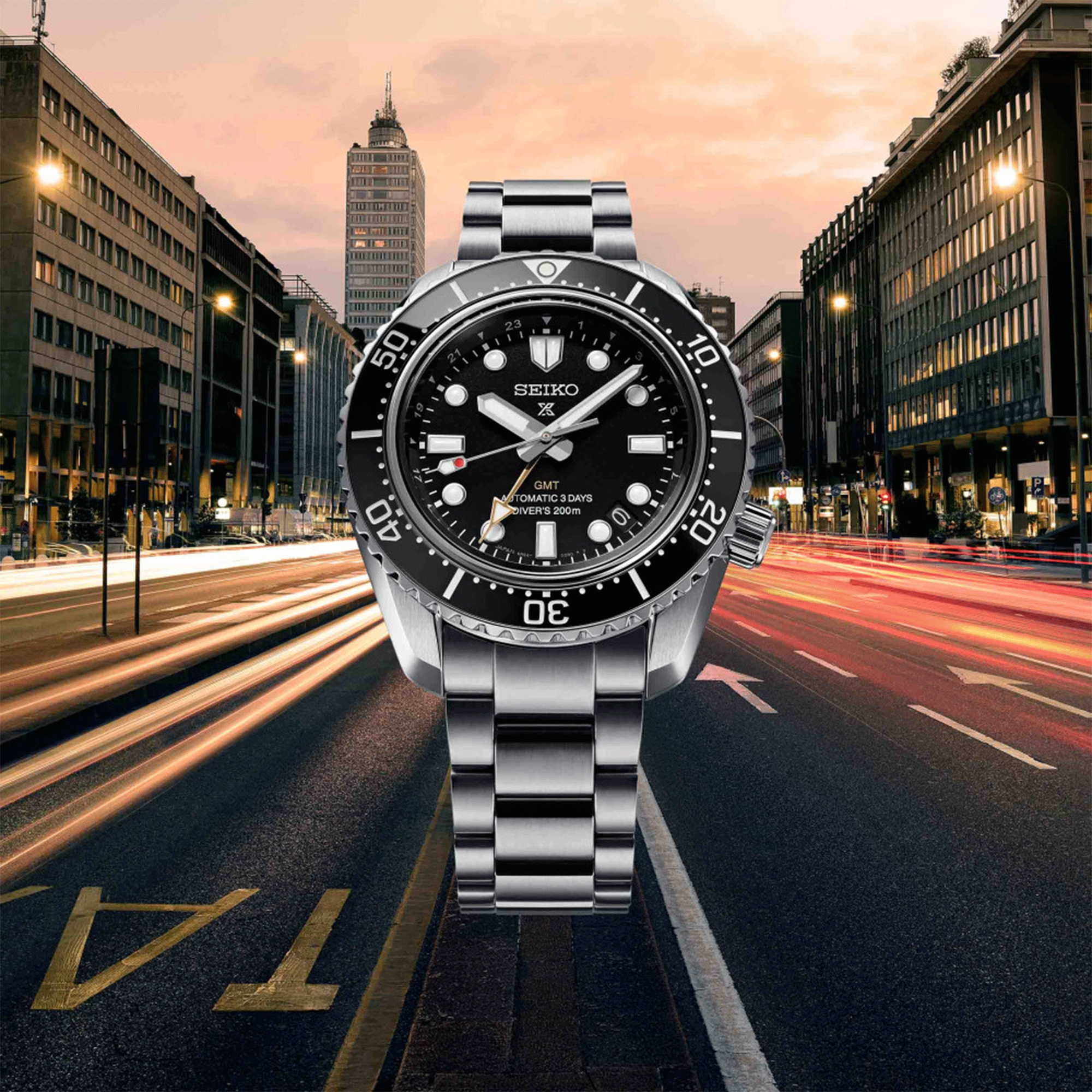 Montre Seiko Prospex Automatique Diver's GMT 1968 "Dark Depths" cadran noir bracelet acier 42 mm
