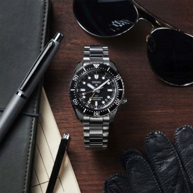 Montre Seiko Prospex Automatique Diver's GMT 1968 "Dark Depths" cadran noir bracelet acier 42 mm