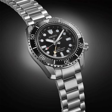 Montre Seiko Prospex Automatique Diver's GMT 1968 "Dark Depths" cadran noir bracelet acier 42 mm