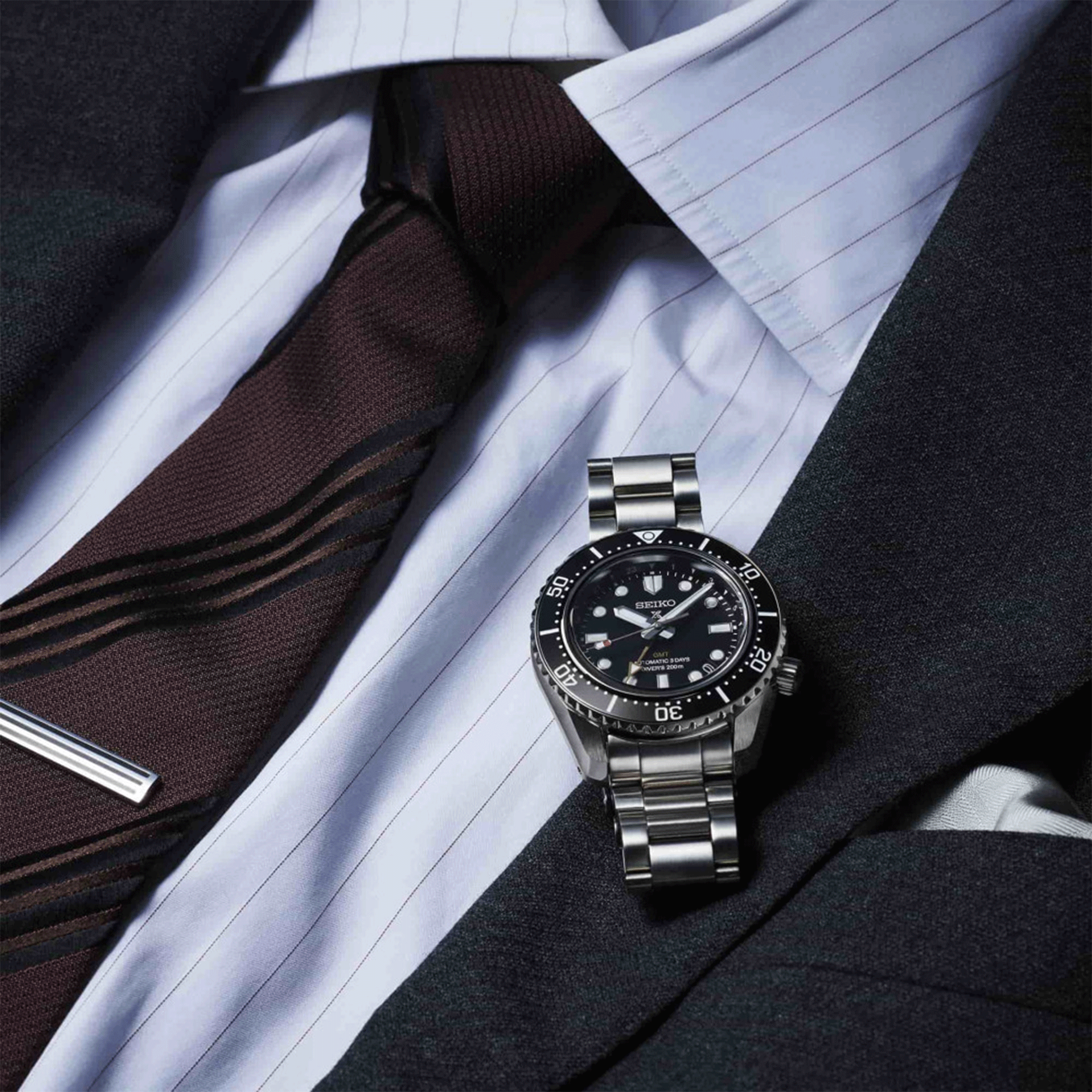 Montre Seiko Prospex Automatique Diver's GMT 1968 "Dark Depths" cadran noir bracelet acier 42 mm